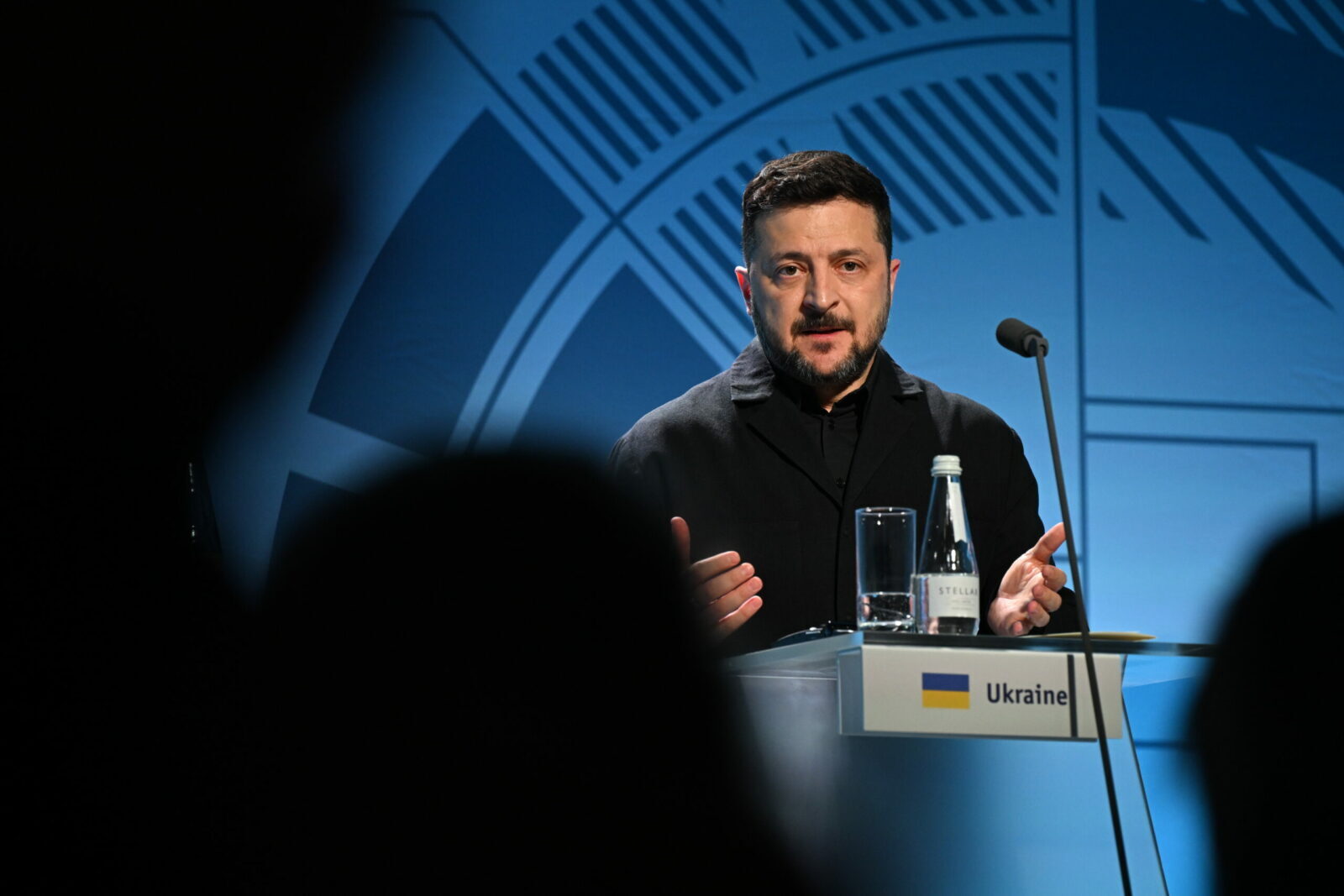 Secrete șocante: Ce ascunde politicianul de elită