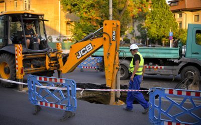 Groapă de 3 metri pe Bulevardul Eroilor din București