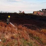 Foc de artificii dezlănțuie infernul pe câmpul uscat din Corbiere