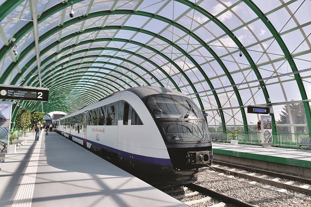 Trenul spre Otopeni, succes uriaș: 2 mil. Pasageri la 120 mil. Euro