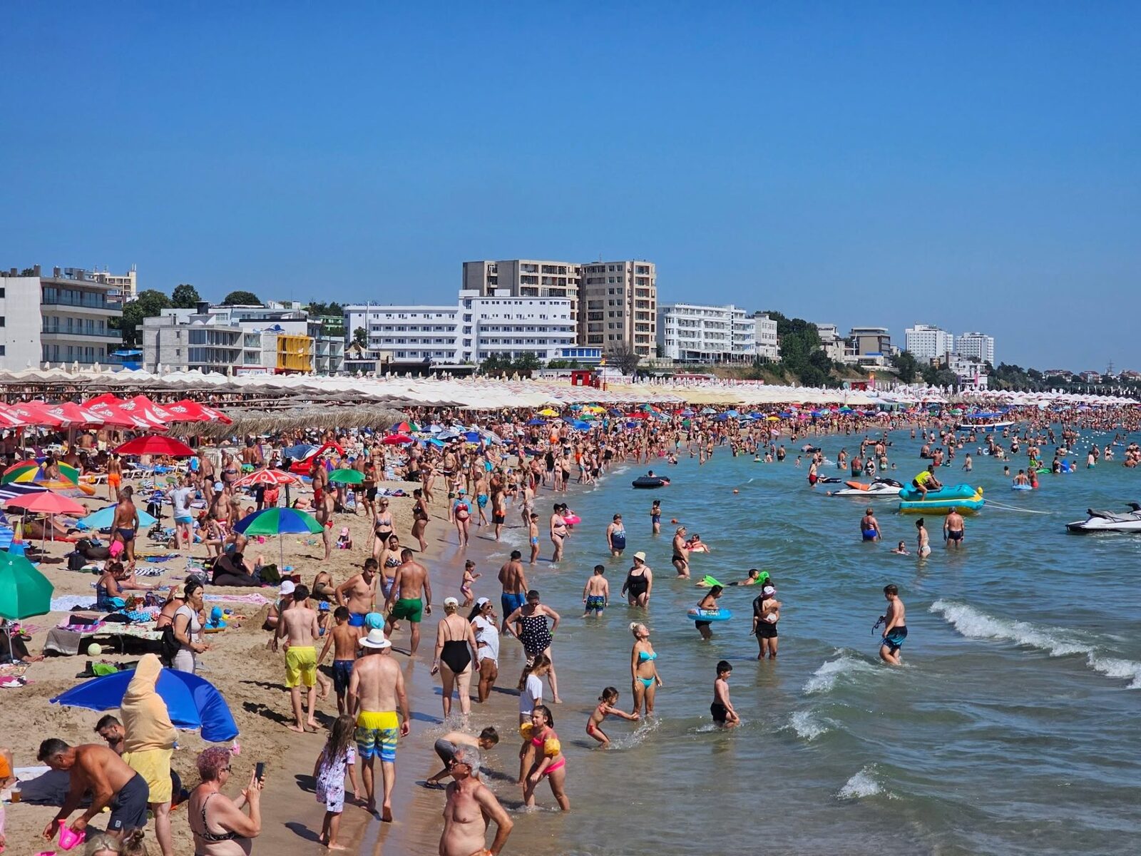Eforie Nord: Weekend la mare, cât costă luxul în 2026. Porumbul fiert s-a scumpit