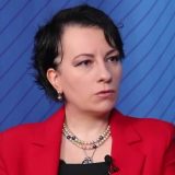 România aleargă la competiție cu schiuri străine