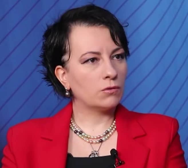 România aleargă la competiție cu schiuri străine