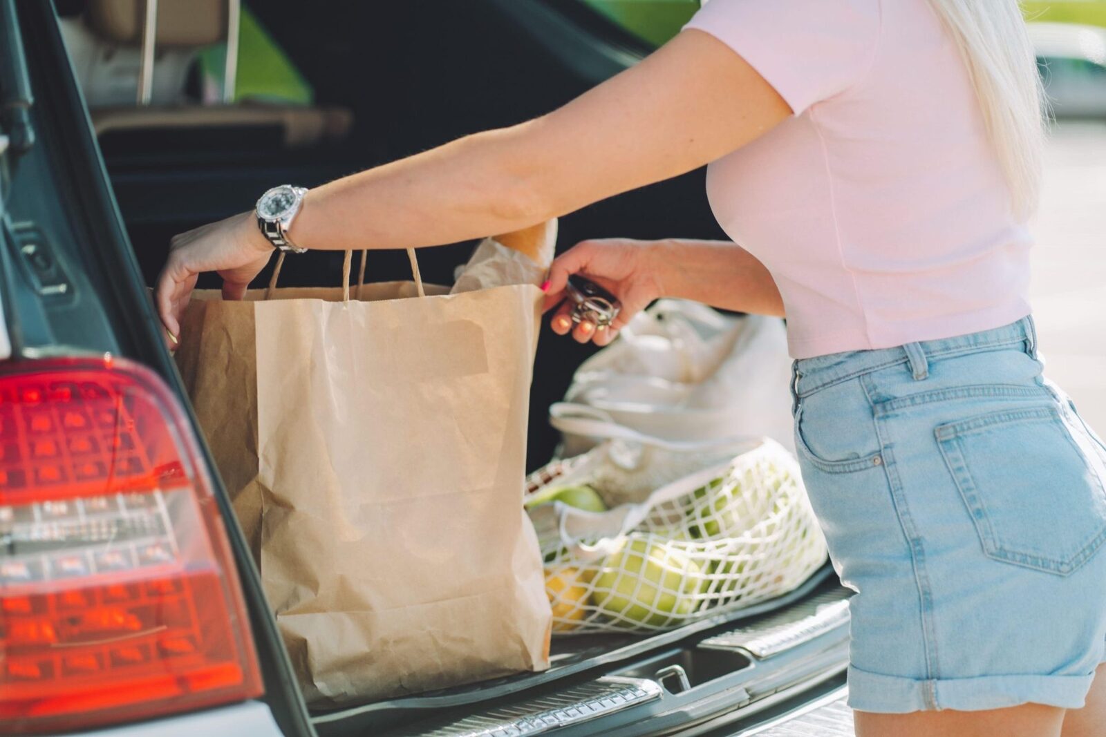 Pericol pe caniculă: Cât stau alimentele în mașină