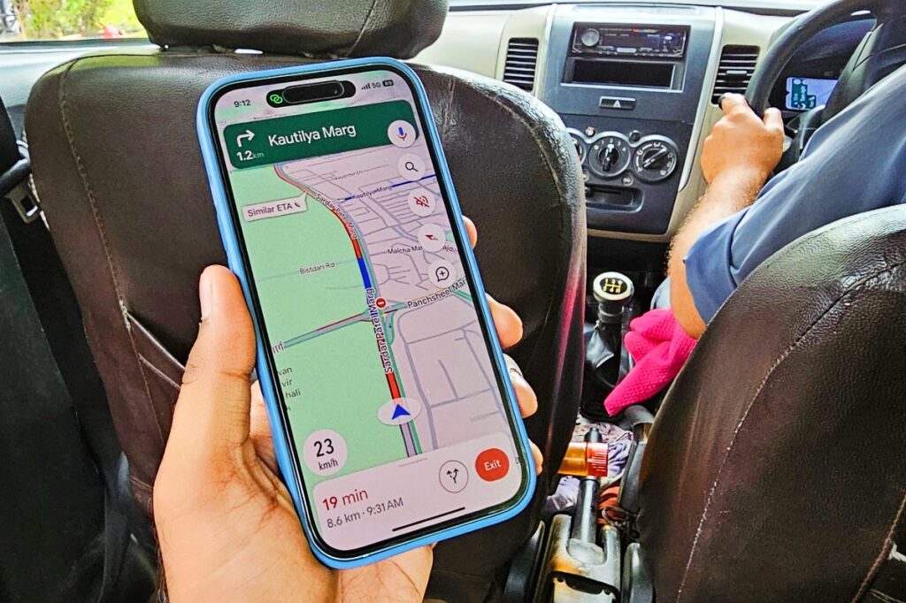 Google/Apple Maps: Rută greșită? Setarea care te încurcă