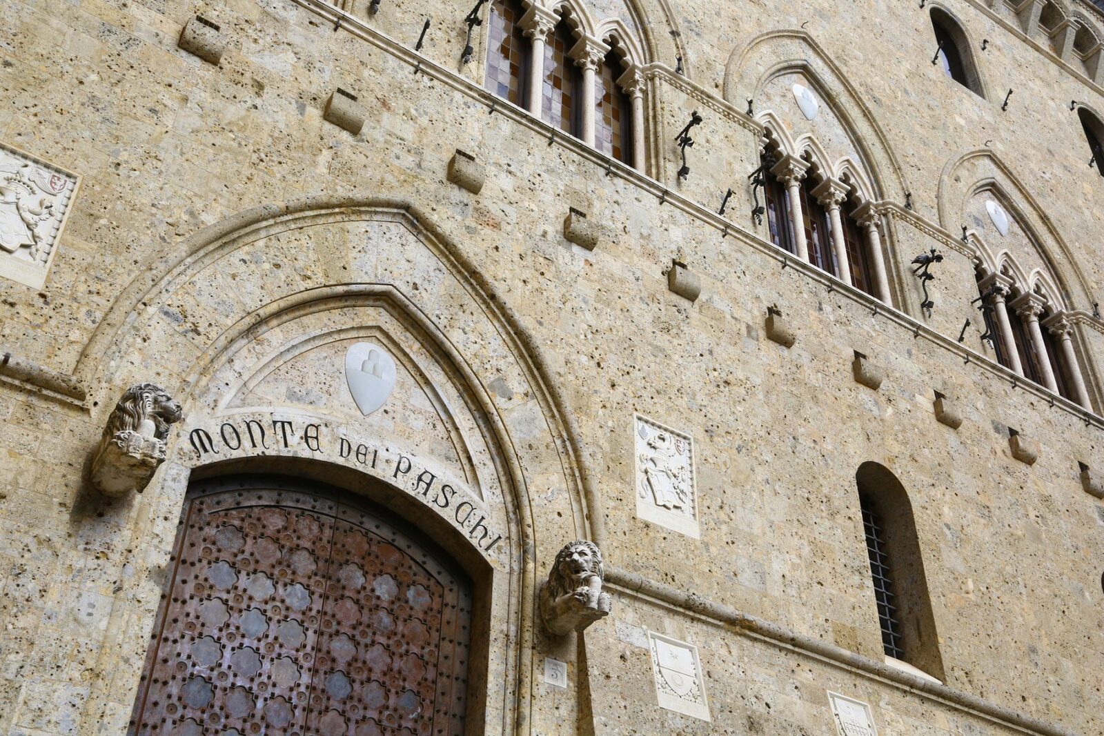 Băncile luptă pentru noua generație de italieni bogați