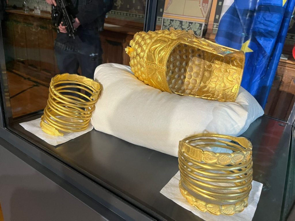 Coiful de la Coțofenești, salvat: Operațiunea de restaurare