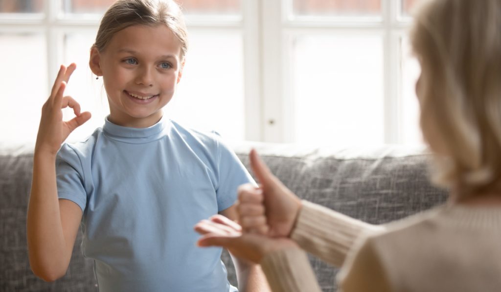 4 greșeli ale părinților: Cum crești copilul inteligent emoțional