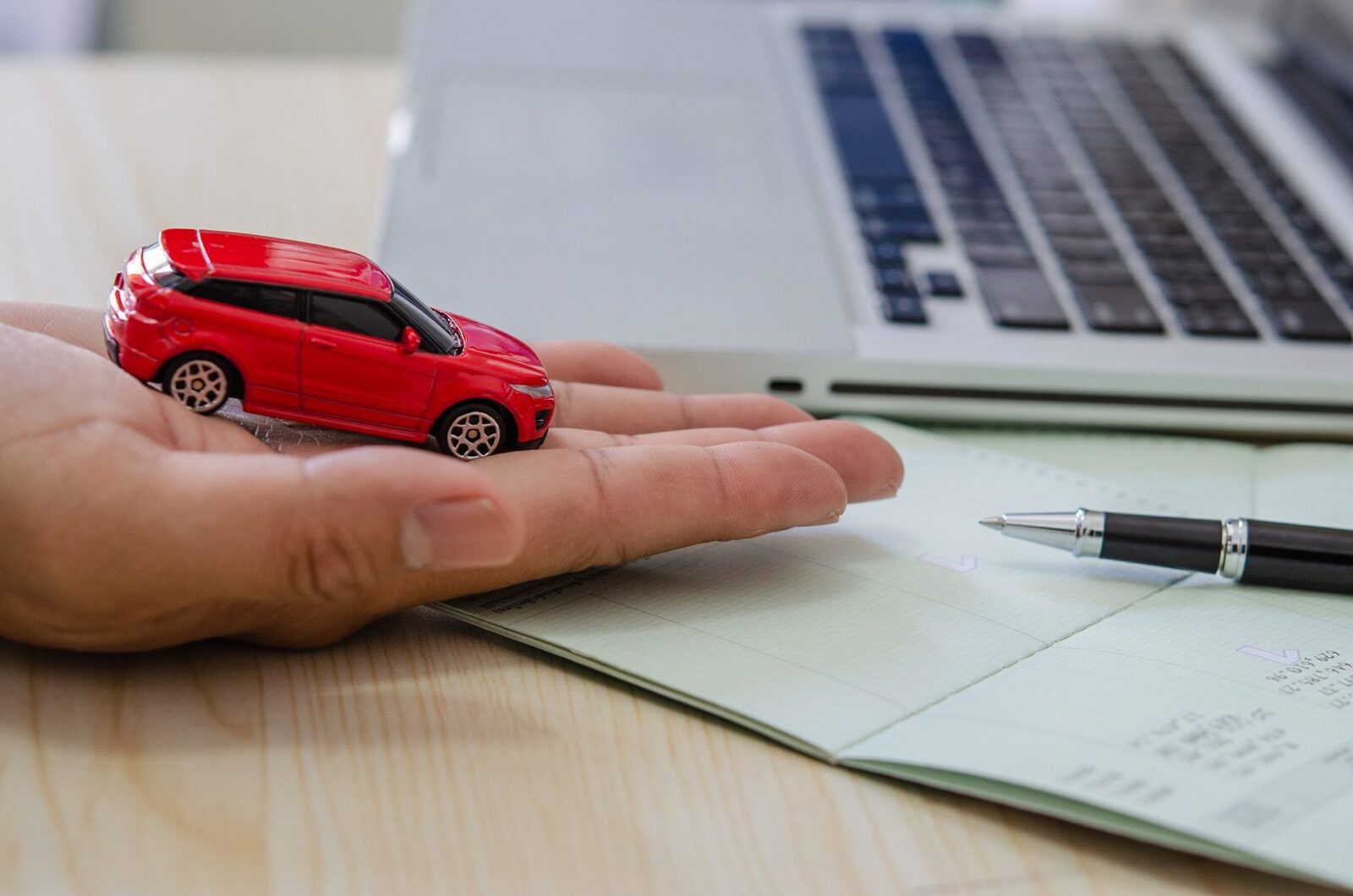 RCA diferit: Cum se calculează prețul poliței auto