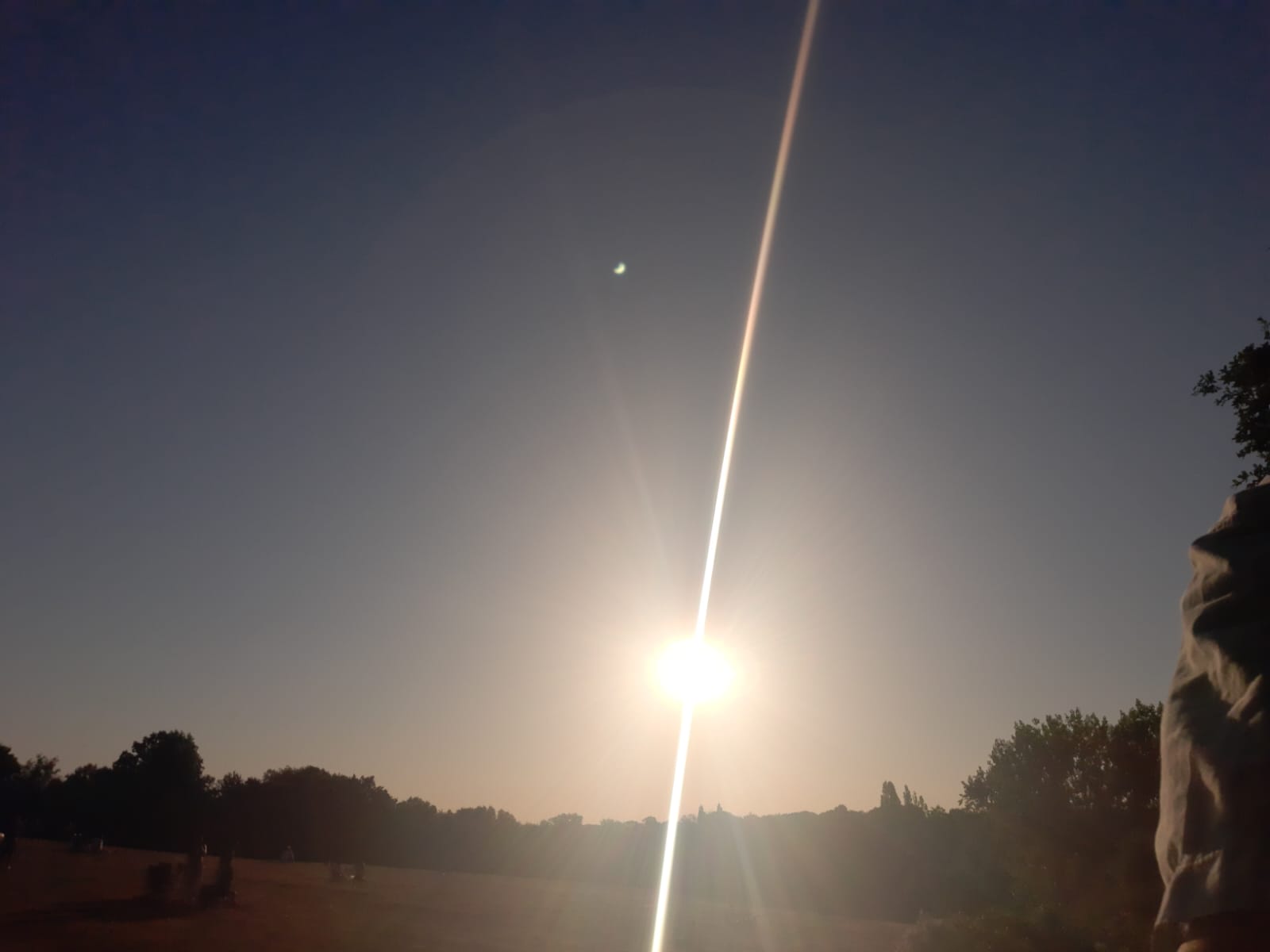 Europa în întuneric total: Eclipsa solară a cuprins Islanda