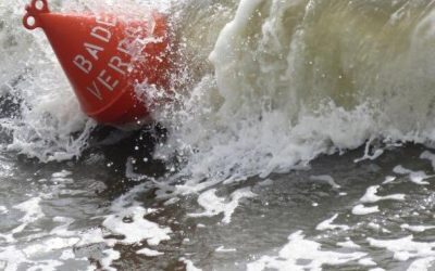 Eforie: Salvat de 3 ori, bărbat s-a înecat în mare după ce a intrat iar în apă