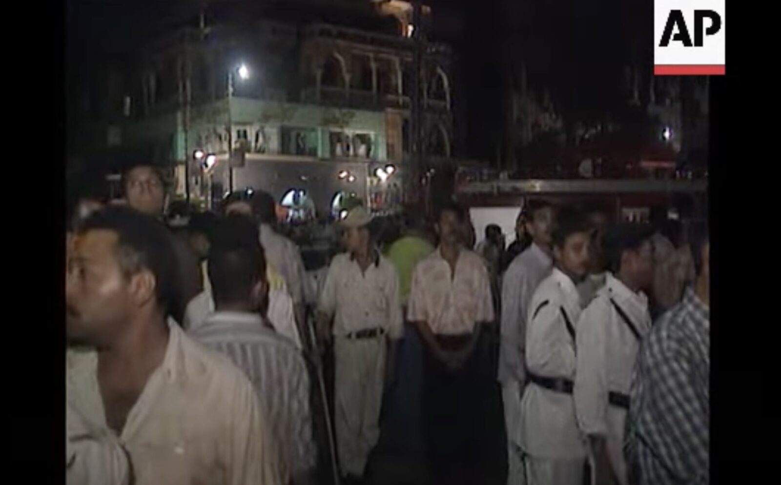 Incendiu în Cairo: 2 morți după prăbușirea liftului într-un centru comercial