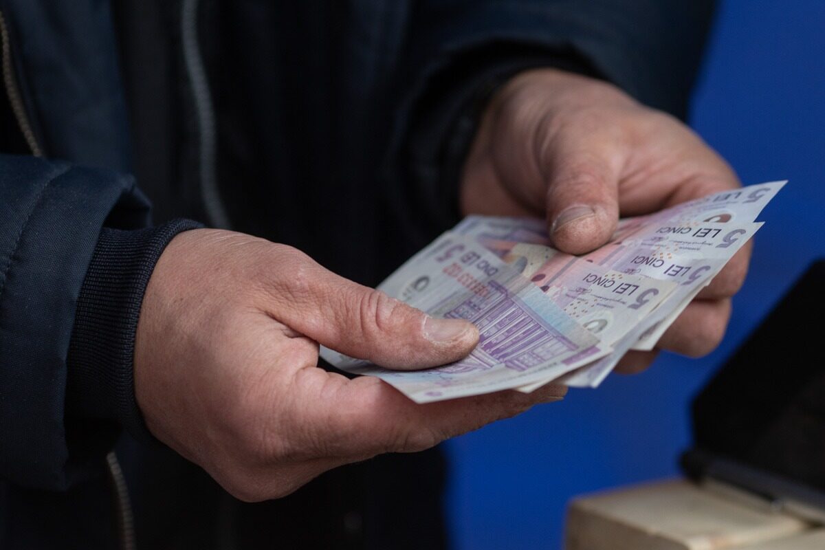 Economia României se micșorează: PIB-ul scade cu 0,8%