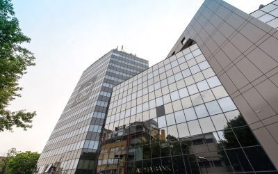 Românii cumpără sediul Alpha Bank din București