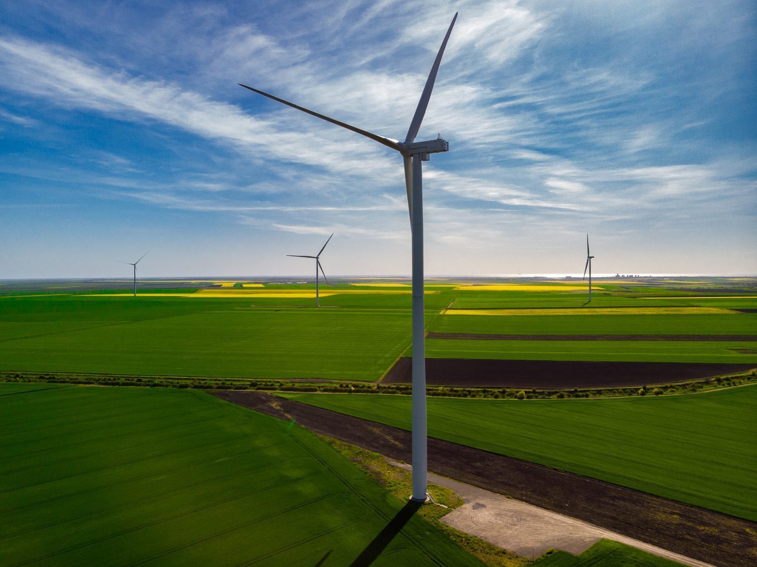 Danezii bagă 2.300 MW în România. Un parc eolian, peste 1 miliard euro