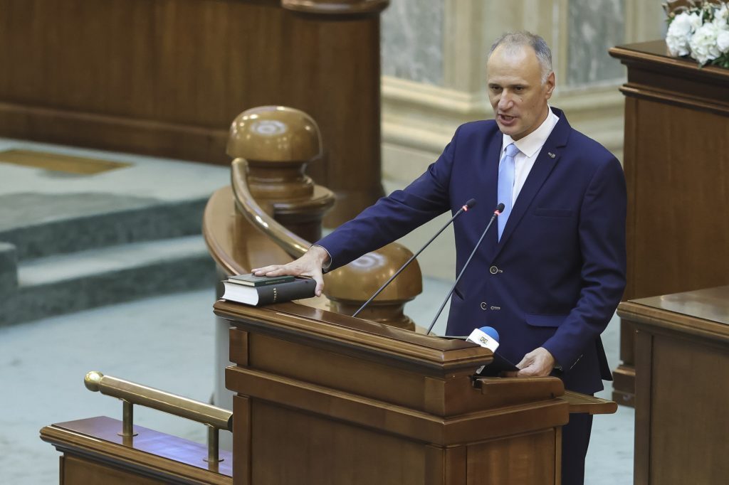 USR contestă Legea ANI la CCR: PSD, AUR inspirate de stalinism