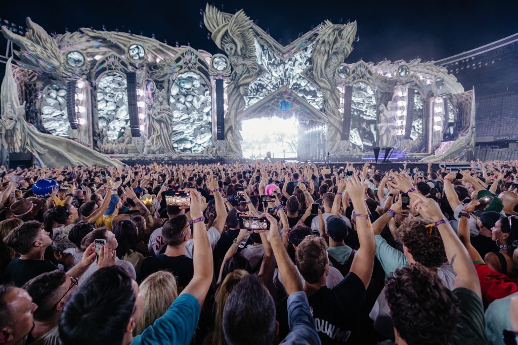 UNTOLD 2026: Garsonieră la Cluj, mai scumpă ca chiria lunară
