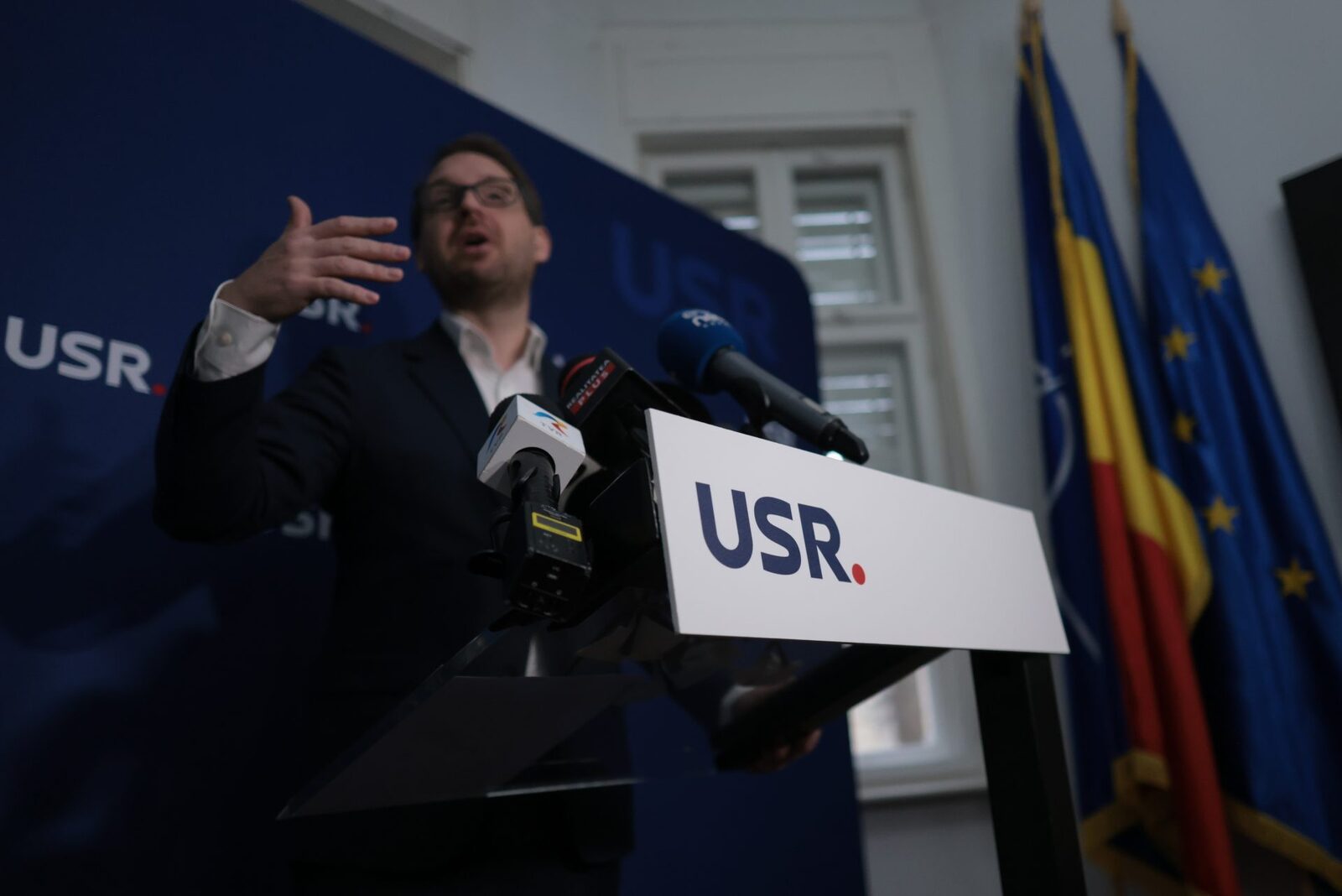 USR mută decisiv pentru Fritz. Discuții cu PNL pentru salvarea mandatului