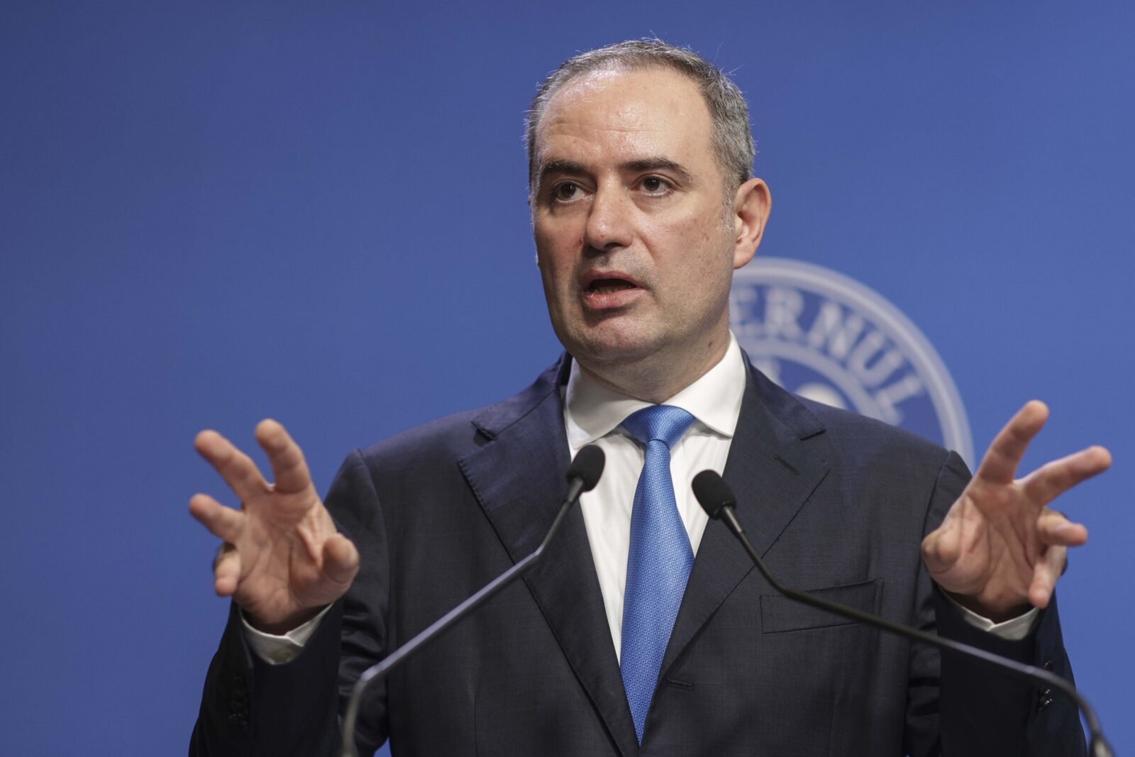 Nazare, favorit premier, evită anunțul: „România are nevoie de guvern”