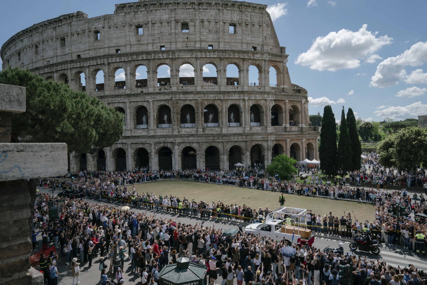 Colosseumul, mai mult timp deschis: Tururi nocturne extinse