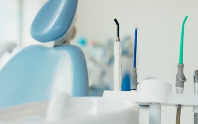 Dentisti în exces: Colegiul Stomatologilor cere mai puține locuri la buget