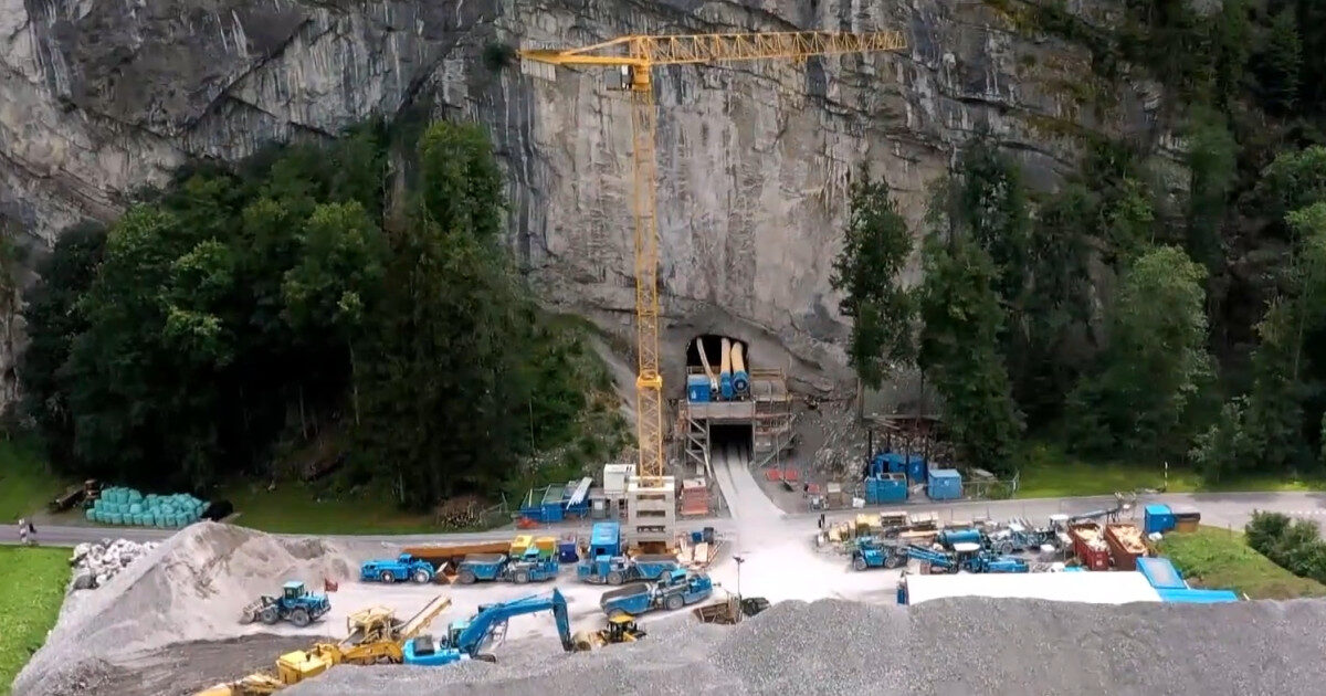 Seifuri pentru miliardari în Alpi: Prețul unei caverne securizate