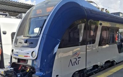 Tren nou PESA, dezastru: O oră întârziere și cuptoare pe șine