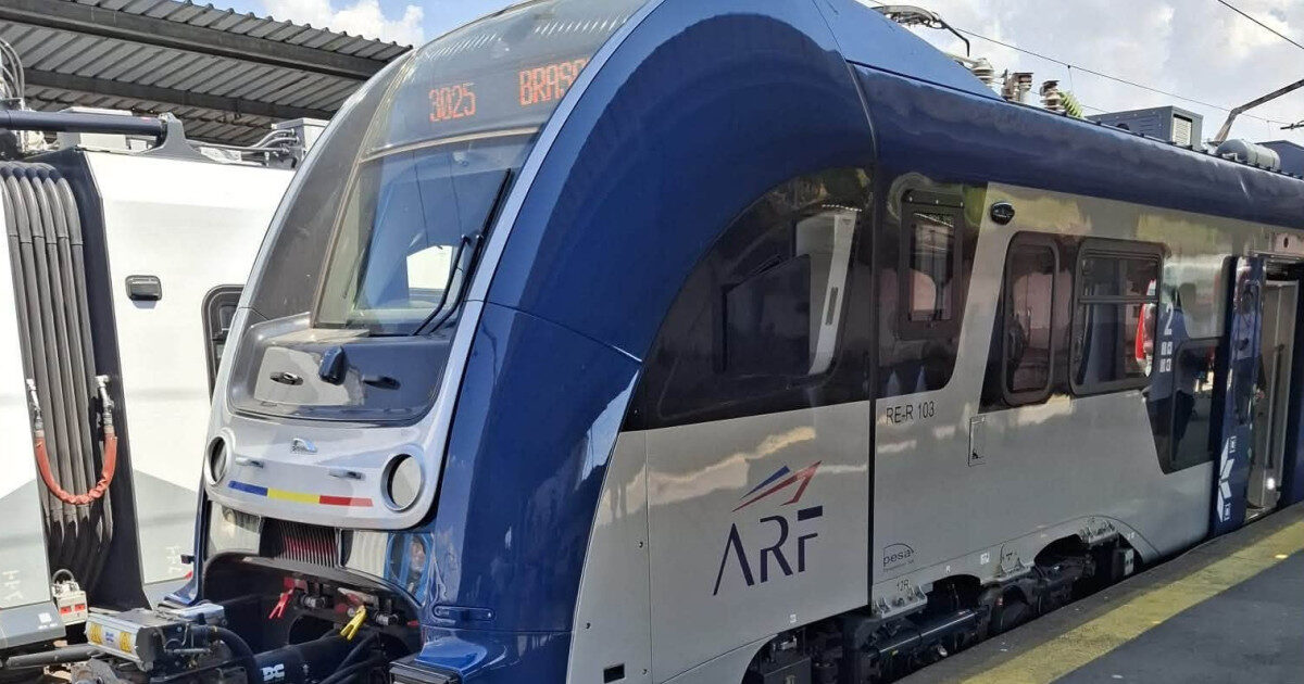 Tren nou PESA, dezastru: O oră întârziere și cuptoare pe șine