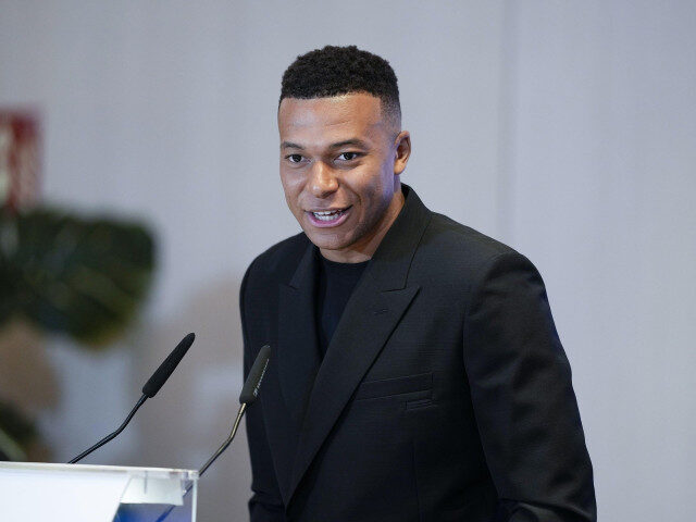 Mbappe semnează! O epocă nouă începe