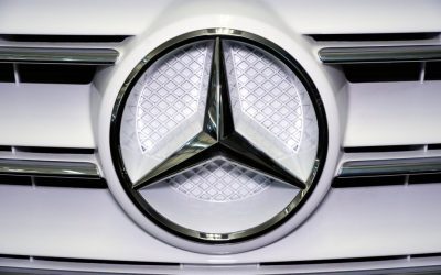 Mercedes AMG: Accizează logo-urile cu risc de arsuri