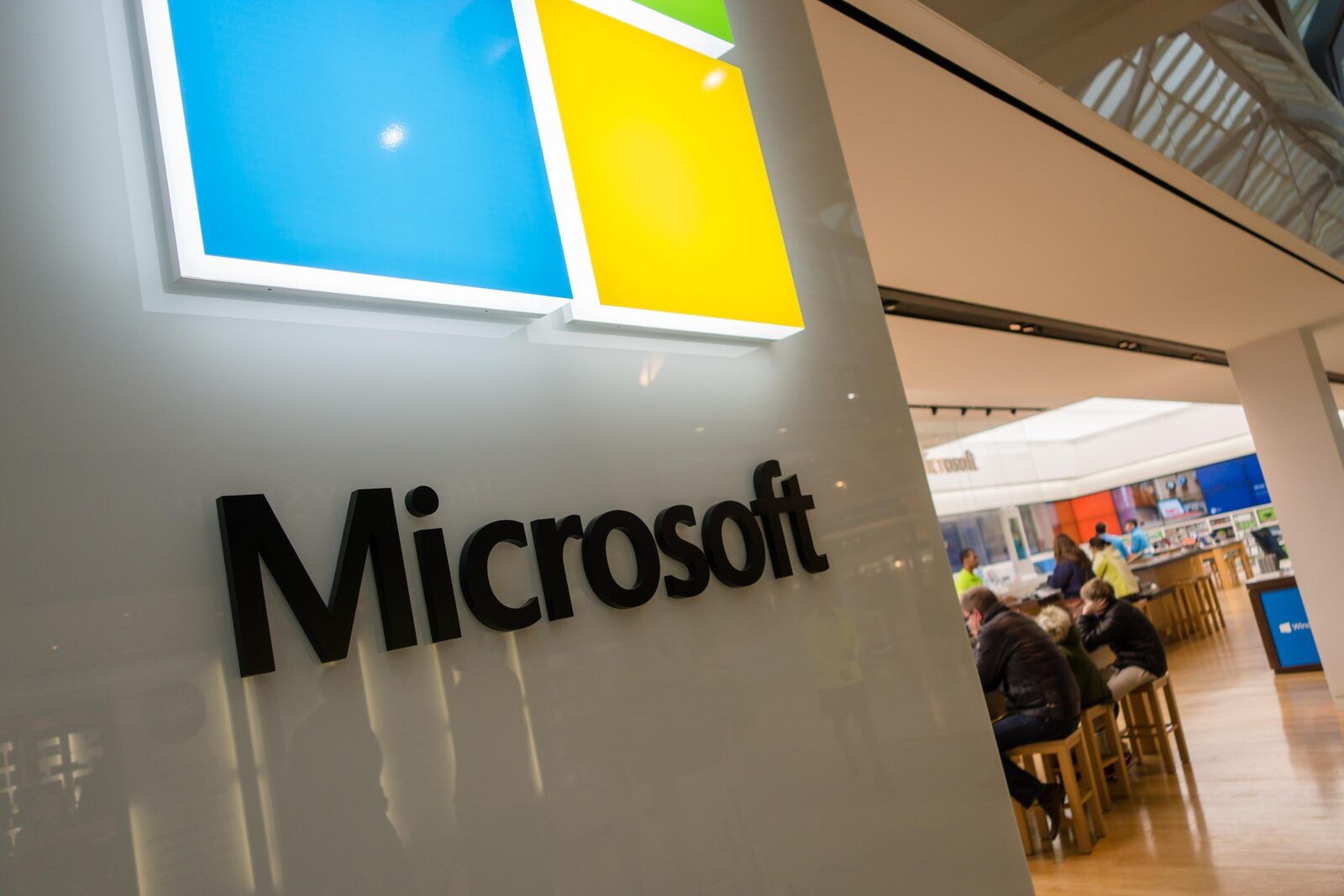 Microsoft: Salarii explozive la gigantul tech, dezvăluite online