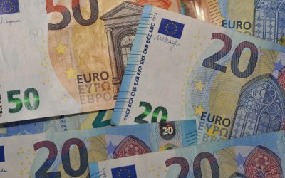 Lider galerie prins cu aproape 1 milion de euro