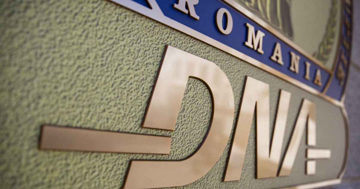 Trei directori din armament, arest la domiciliu. Sute de mii de euro la unul