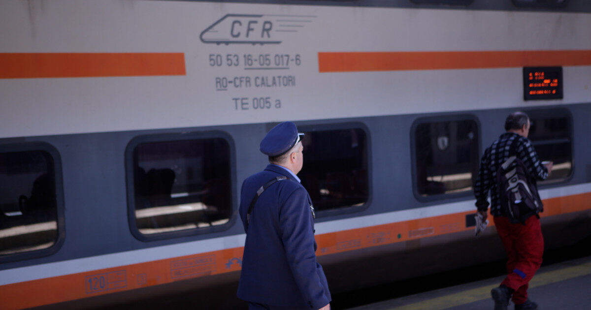 CFR SA: Salariile angajaților, în pericol din cauza blocajului administrativ