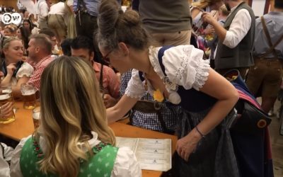 Șampanie de la Oktoberfest, politician german de dreapta sub mandat de arestare