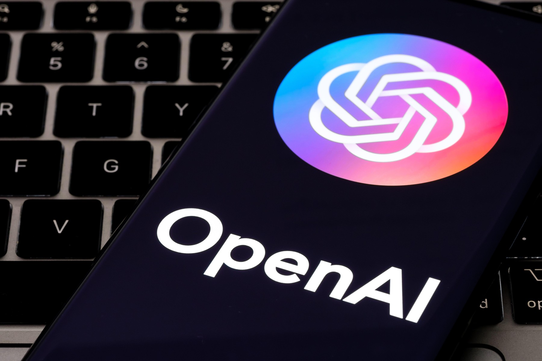OpenAI taie Astra din cauza hacking-ului, viteza AI-ului sperie