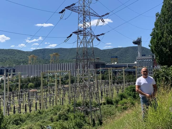 România: Exportăm ieftin curent, importăm scump gaz