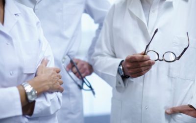 Sănătate: Lege adoptată pentru protecția medicilor și noi angajări