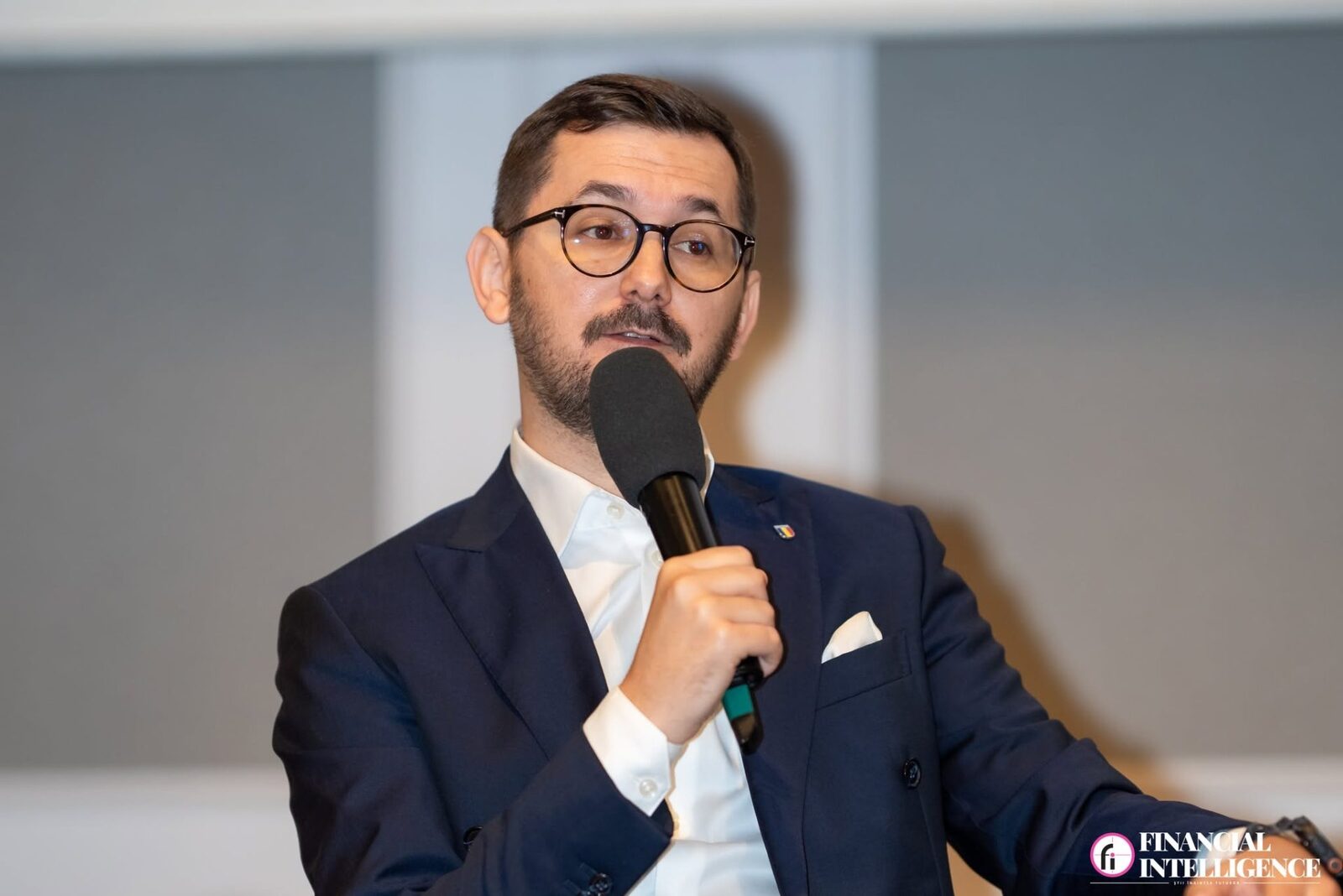 Popescu, Miruță: Legea anti-fake news e stupide, afectează libertatea de exprimare