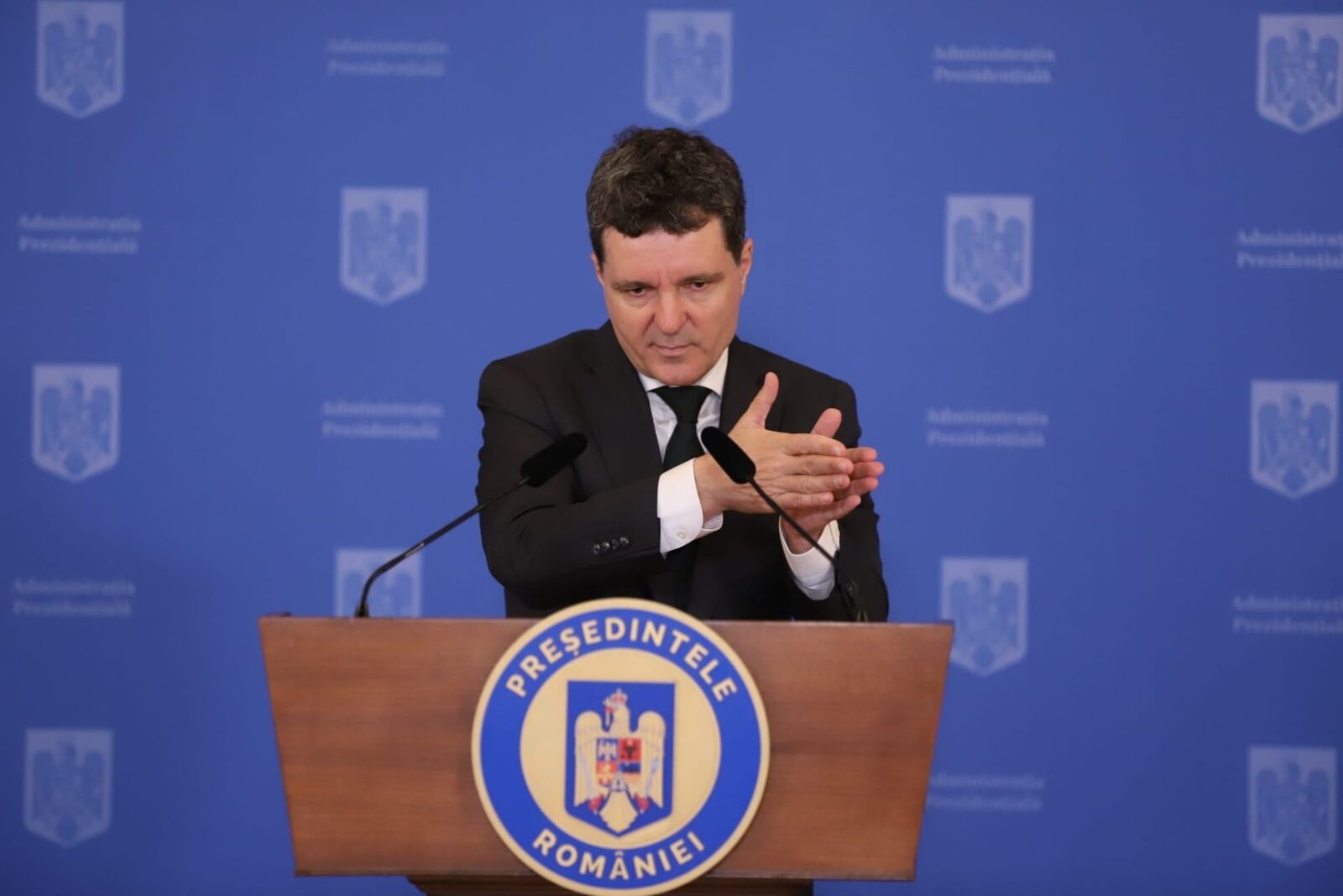 Președinte-jucător vs. Președinte moale: Lupta la Cotroceni