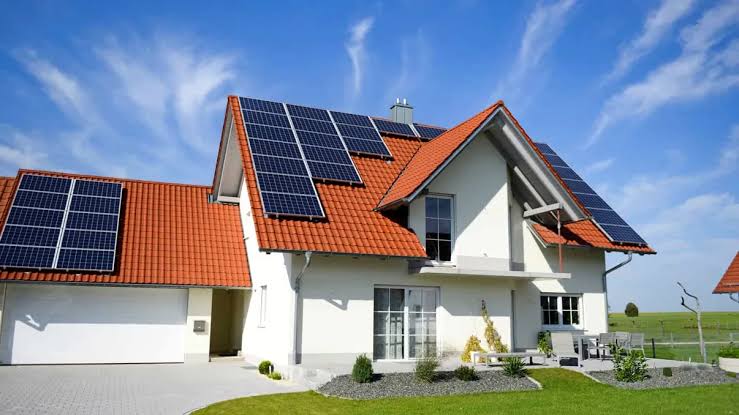 Prosumatorii câștigă: 0,40 lei extra/kWh din energia stocată