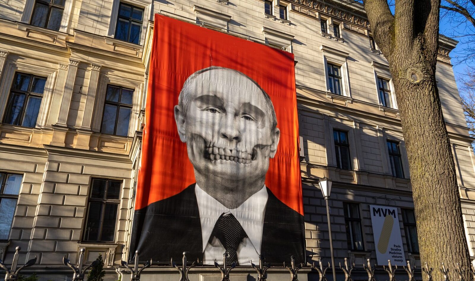 Putin riscă o escaladare majoră în Ucraina, avertizează Bloomberg