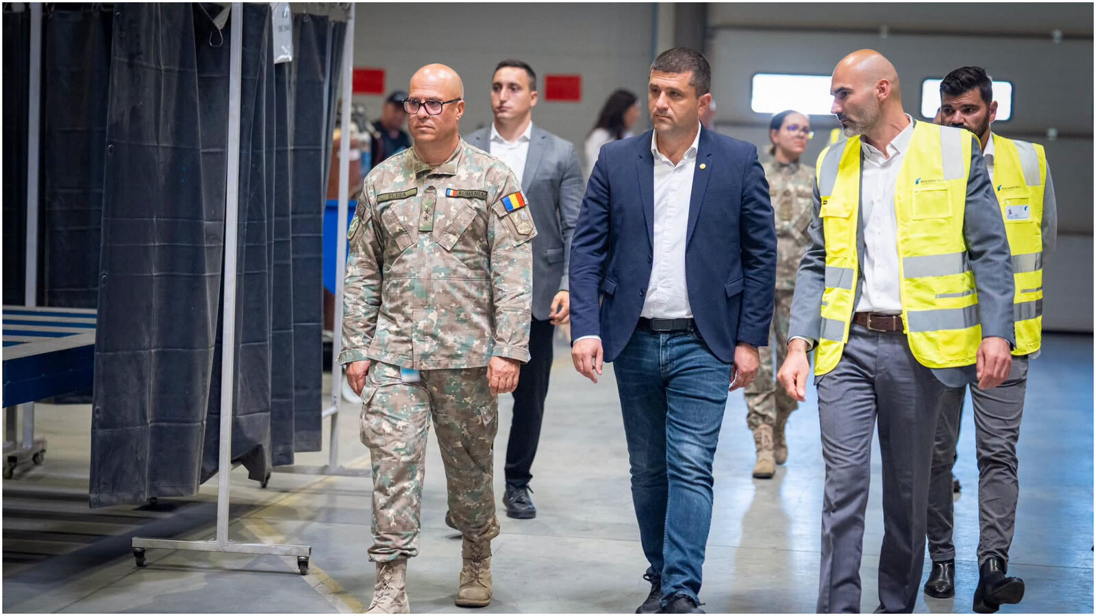Radu Miruță la fabrici: E bine pt România să producem pentru Armată