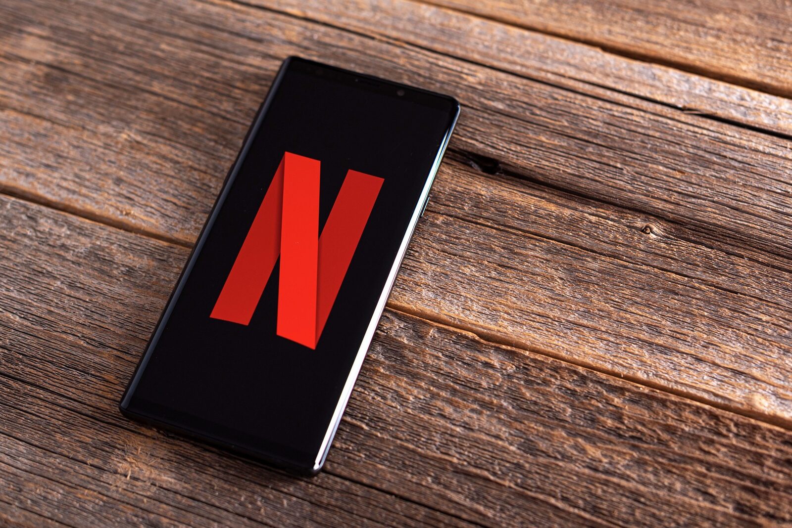 Disney+ și Netflix: Streaming gratuit pe banii reclamelor