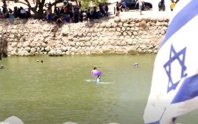 Coloniști fură apa palestinienilor pentru piscine