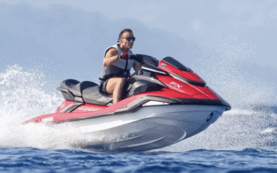 Macron pe jet-ski, scandal în Franța