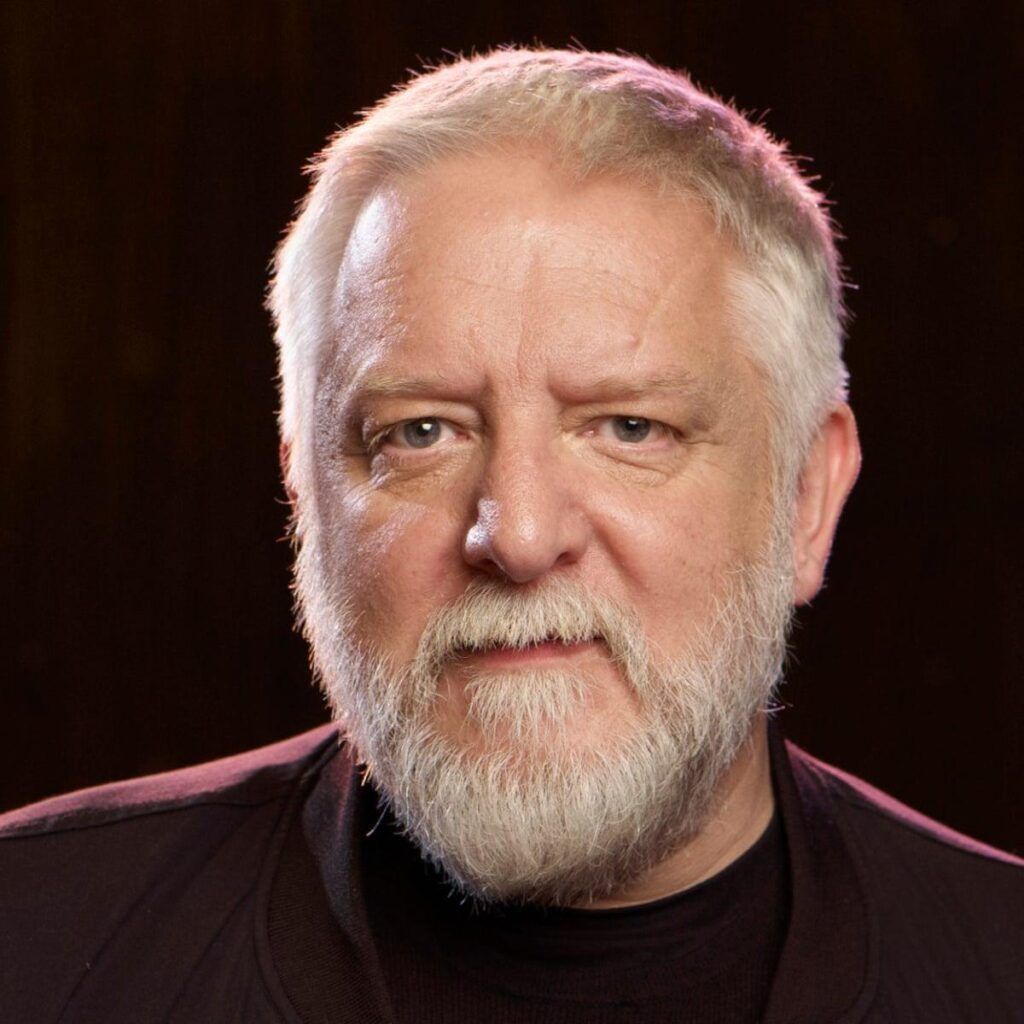 Actor renumit, luptă cu cancerul, revine pe scenă
