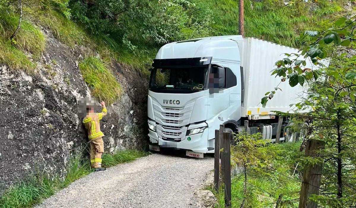 TIR-ist român, prins în pădure după GPS: Și-a abandonat remorca