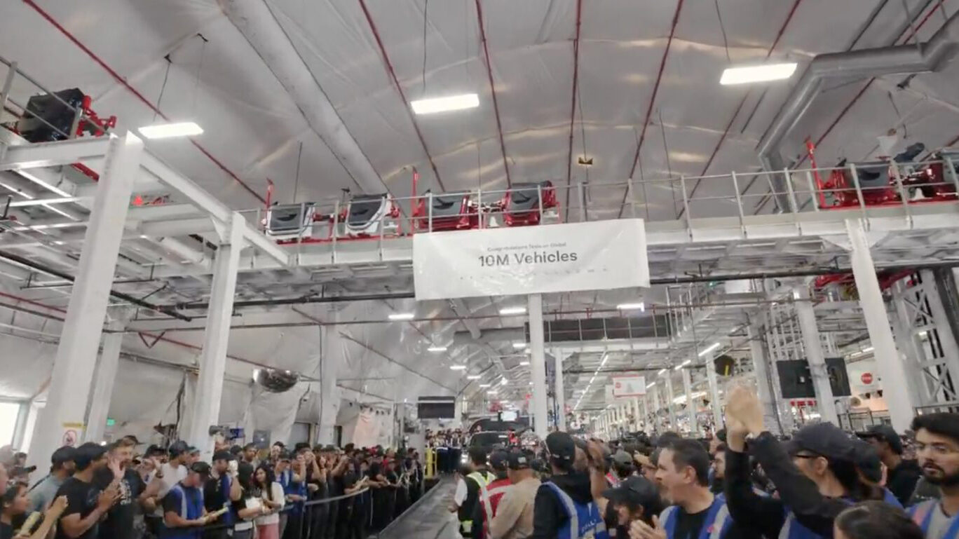 Tesla: 10 milioane mașini, dar fabricile duc lipsă de clienți