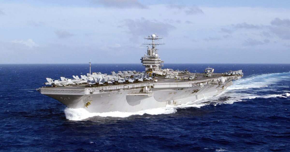 USS Abraham Lincoln, kriză: Marinari ar fi sărit peste bord după luni de mare